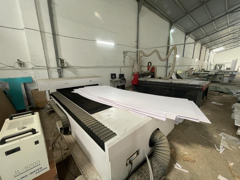 Máy CNC gia công tại xưởng APro